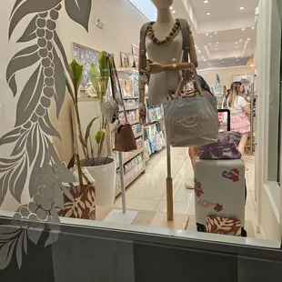 @Ala Moana Center/Aloha Collection Store; 2/8/2025.Window displays, E komo Mai, 2 the Aloha Collection Store@Alamoana Center. Support Local!