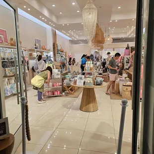 @Ala Moana Center/Aloha Collection Store; 2/8/2025.E komo Mai, 2 Da Aloha Collection Store@Alamoana Center.Support Local!Fun store 2 shop at