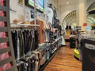 Sera's Surf N' Shore