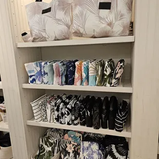 @Aloha Collection; 12/27/2023.If u enjoy &quot;Splash Proof&quot; Tote Bags,Fanny packs,Cosmetic pouches,&amp; So much more *Aloha* flare stuffs,Shop here