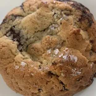 Chocolate Chip Walnut cookie with sprinkles of salt = yummy cookie!