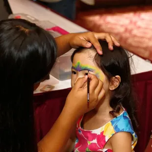 Gorgeous face painting!