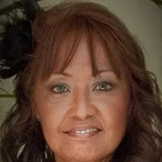 Ellena Y.