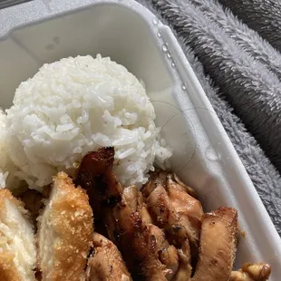 You can see the hair on the top right corner in between the chicken. I had just the box fresh too so it didn&apos;t just fall on top.