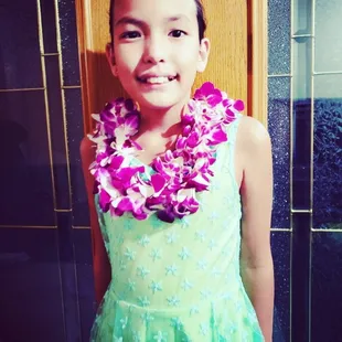 I ordered leis for my parents' 50th wedding anniversary. They are fresh and beautiful!