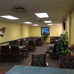 Additional dining/meeting space