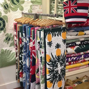 Just a sample  of some of the beautiful quilting. Including the quilted Hawaiian flag purse