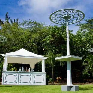 Introducing the Ali&apos;i Bar &amp; Cocktail Garden!!!

http://www.alohaontherocks.com/rentals/