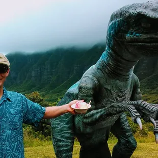 Dinosaurs prefer red meat over shave ice