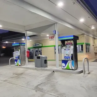 The Aloha Gas station on Monsarrat Ave.