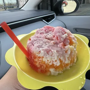 16 oz. Medium Savannah&apos;s Smile Hawaiian Style Snowball