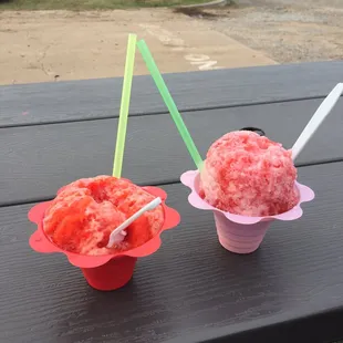 Sizes: kids on the left, small on the right