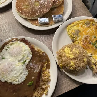 Mac Nut Banana Pancake