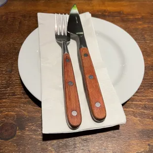 11/2022 small plates and silverware