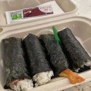 I love their sushi (temaki) rolls.