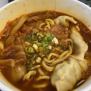 Kimchee mandoo ramen