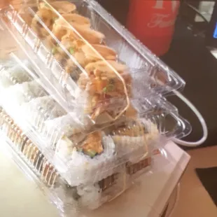 Spicy Tuna and Volcan roll