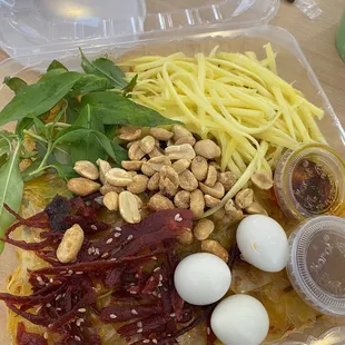 Bánh tráng trộn - vietnamese rice paper salad