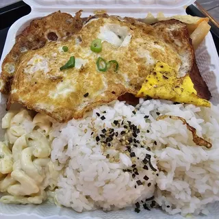 Grilled Spam with Egg and Gravy