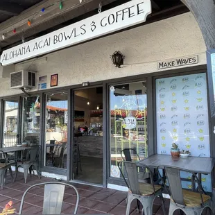 Store front + outside seating