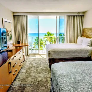 OceanFront 2 Queens w/ Roll-in Shower. Thank you for the OF upgrade due to a mishap on my current reservation at check-in. (3 of 4 nights)