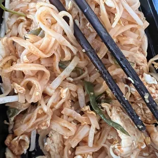 Chicken E5. Pad Thai