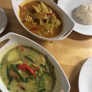 Green curry with shrimp and yellow curry