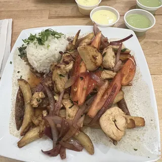 Pollo Saltado