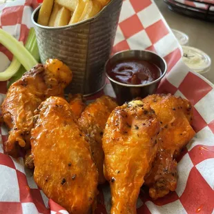 Buffalo Wings &amp; Fries