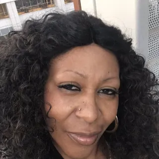 Lynn G.