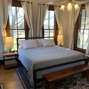 Chisos Guestroom w/ Private Bathroom (not attached)