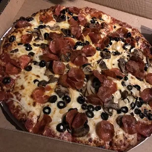 Large Pepperoni, Black Olives, Mushrooms, &amp; Onion Pizza with extra sauce