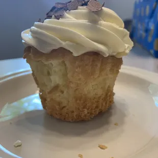 Their gluten-free cupcake was dry and flavorless and a complete rip-off for $6