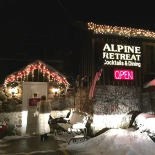 Outside the spline retreat near Christmas