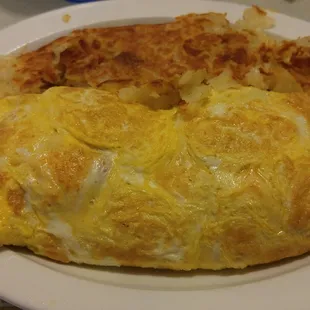biscuits and gravy omelette