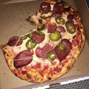 Delicious. Halal pepperoni with jalapeños yummy. And the price U can't beat it!!