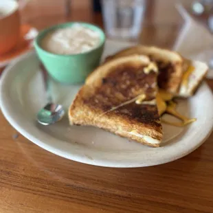 Grits and grill cheese