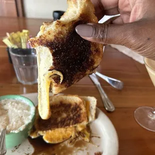 Grill cheese with balsamic glaze