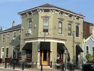 Crazy Fox Saloon