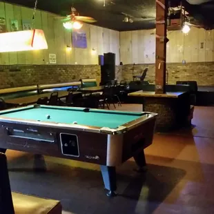 1 pool table