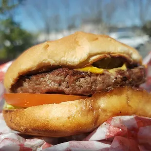 Cheese burger with jalapeños