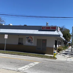 the outside of the restaurant
