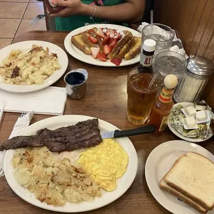 Skirt Steak &amp; Eggs  French Toast Hashbrowns