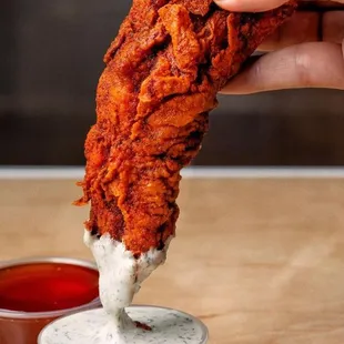 food, chicken wings and fried chicken