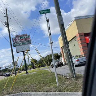 Al&apos;s Pizzeria sign