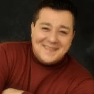Luis R.