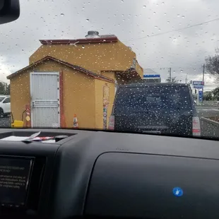 3rd in line. Been here for 20mins waiting.