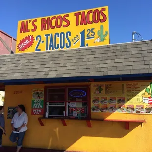 Bomb taco's for this price.