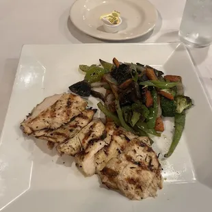 Grilled chicken and veggies