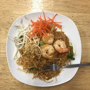 Shrimp pad Thai